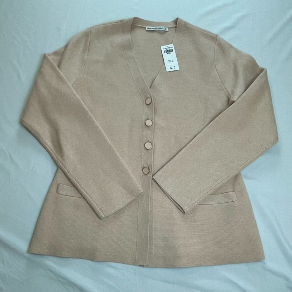 Abercrombie and Fitch NWT Beige Knit Button Up Cardigan Sweater Size M